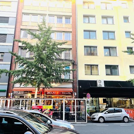 Zentrale Wohnung Direkt Am Hauptbahnhof - Bismarck Дюселдорф Екстериор снимка
