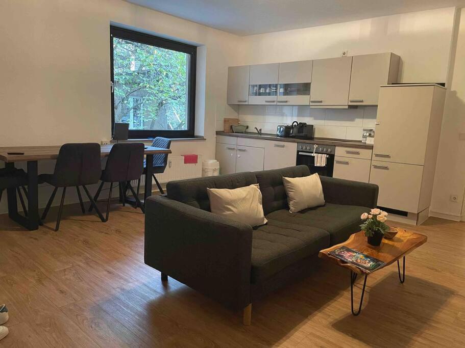 Zentrale Wohnung Direkt Am Hauptbahnhof - Bismarck Дюселдорф Екстериор снимка