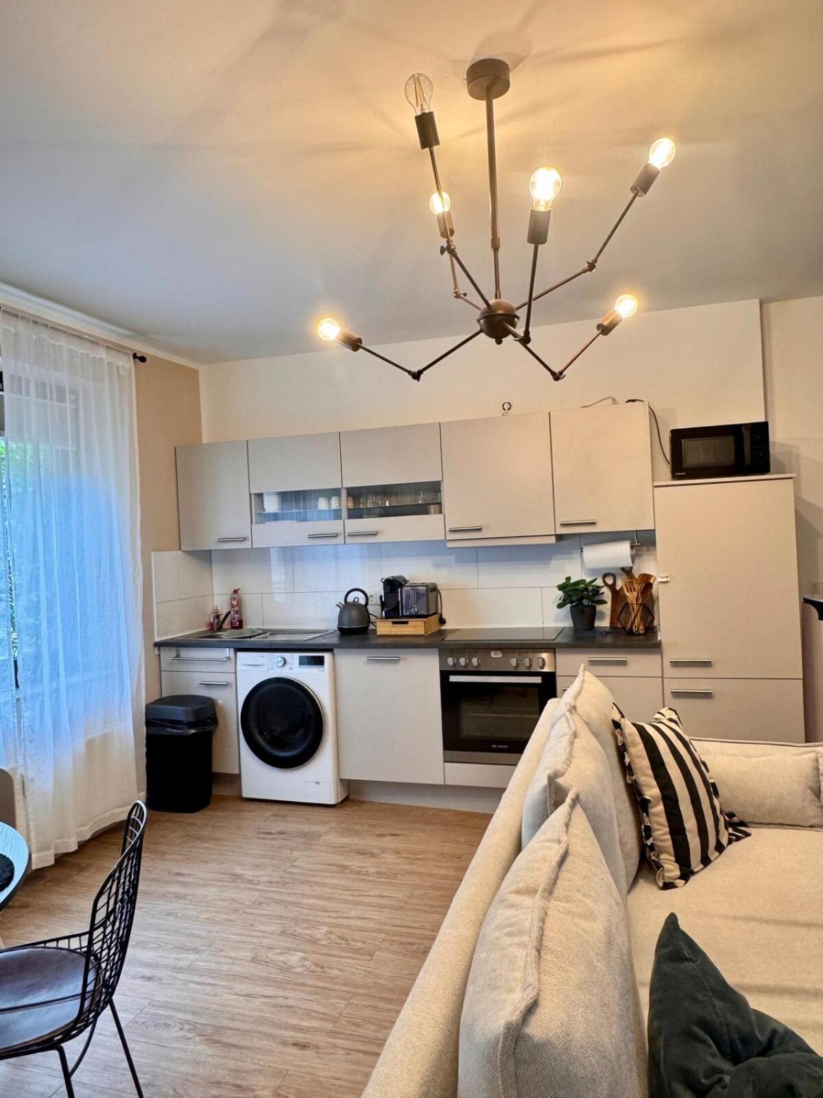 Zentrale Wohnung Direkt Am Hauptbahnhof - Bismarck Дюселдорф Екстериор снимка
