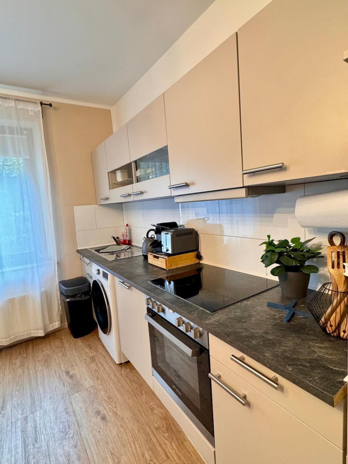 Zentrale Wohnung Direkt Am Hauptbahnhof - Bismarck Дюселдорф Екстериор снимка